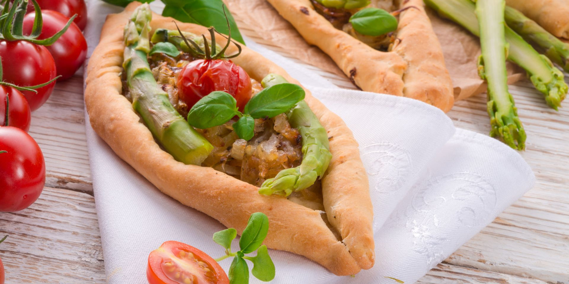 Asparagus Pide